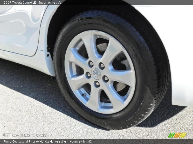 Super White / Ash 2007 Toyota Camry LE