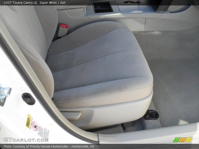 Super White / Ash 2007 Toyota Camry LE