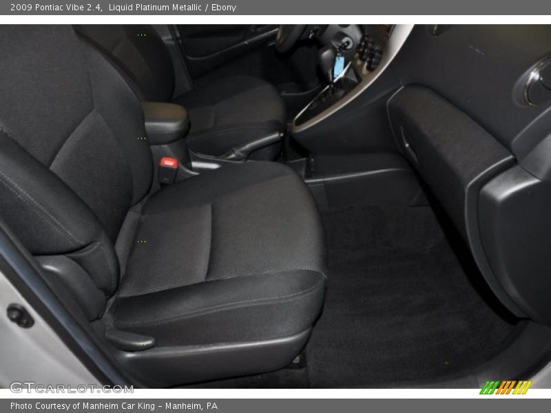 Liquid Platinum Metallic / Ebony 2009 Pontiac Vibe 2.4