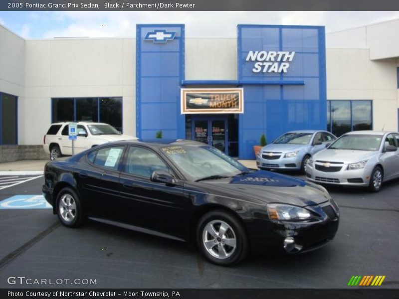 Black / Parchment/Dark Pewter 2005 Pontiac Grand Prix Sedan