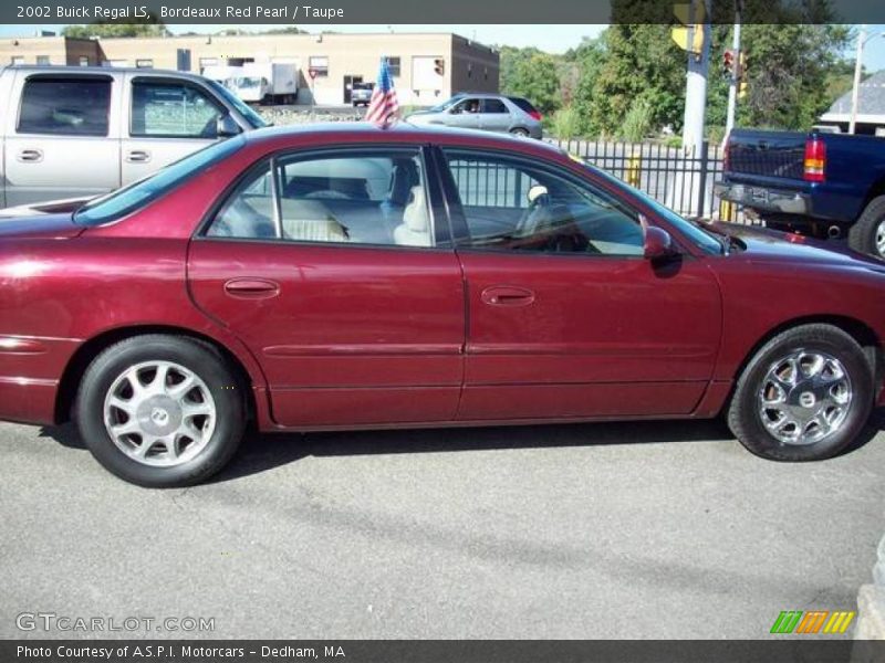 Bordeaux Red Pearl / Taupe 2002 Buick Regal LS