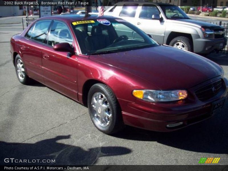 Bordeaux Red Pearl / Taupe 2002 Buick Regal LS