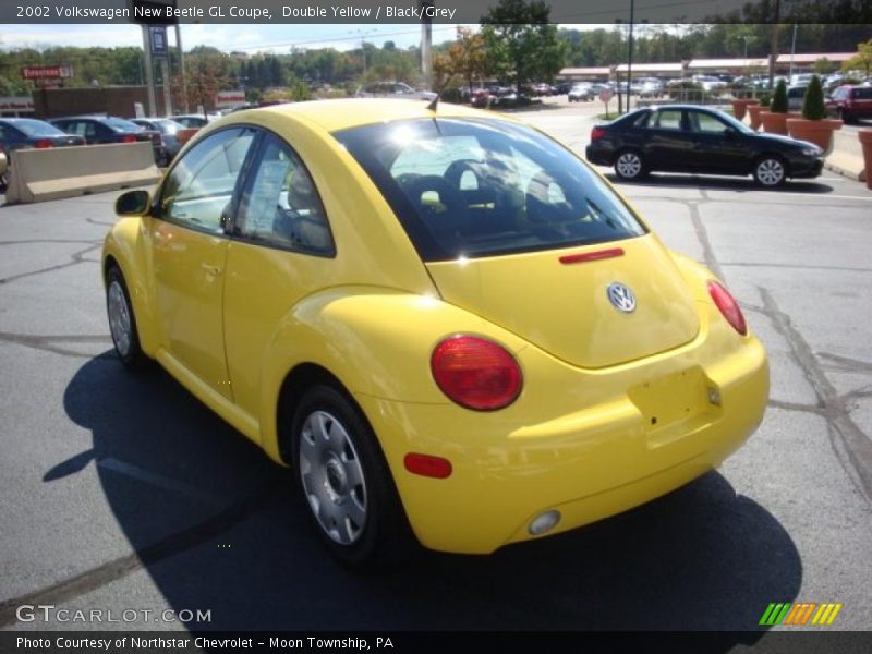 Double Yellow / Black/Grey 2002 Volkswagen New Beetle GL Coupe