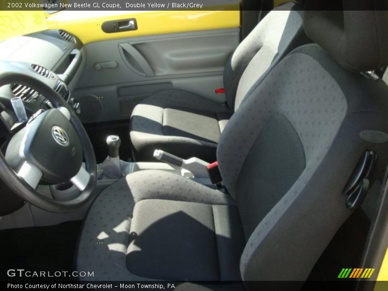Double Yellow / Black/Grey 2002 Volkswagen New Beetle GL Coupe