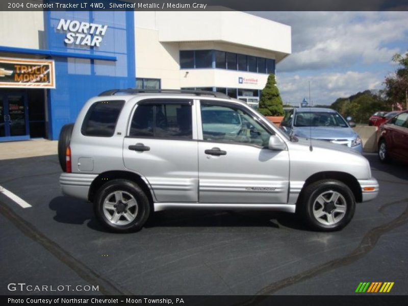 Silverleaf Metallic / Medium Gray 2004 Chevrolet Tracker LT 4WD