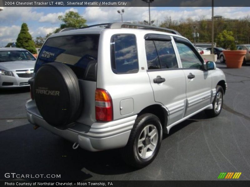 Silverleaf Metallic / Medium Gray 2004 Chevrolet Tracker LT 4WD