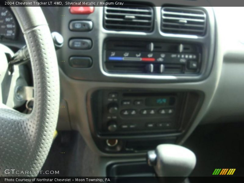 Silverleaf Metallic / Medium Gray 2004 Chevrolet Tracker LT 4WD