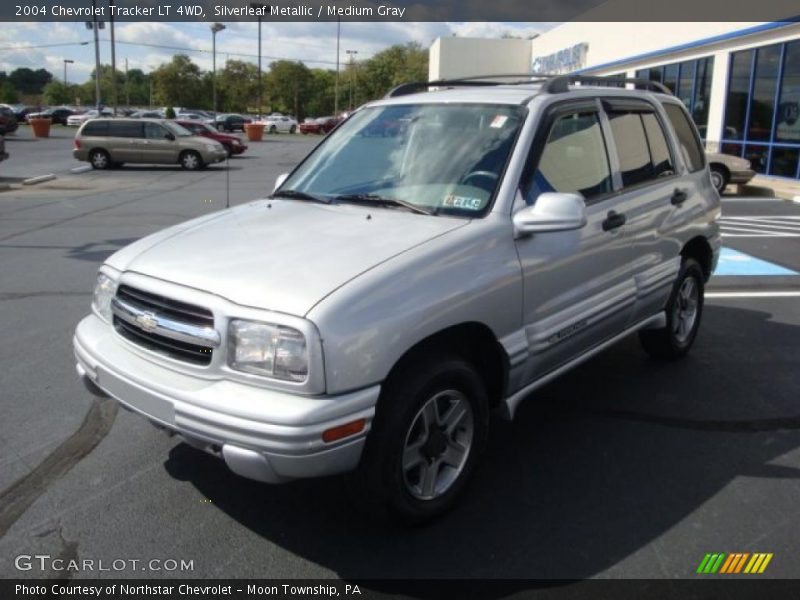 Silverleaf Metallic / Medium Gray 2004 Chevrolet Tracker LT 4WD