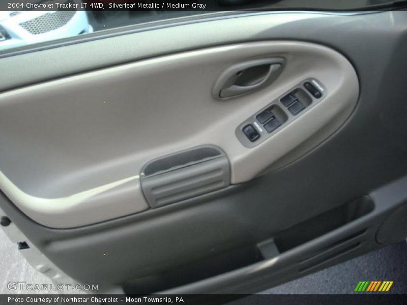 Silverleaf Metallic / Medium Gray 2004 Chevrolet Tracker LT 4WD
