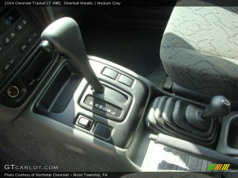 Silverleaf Metallic / Medium Gray 2004 Chevrolet Tracker LT 4WD