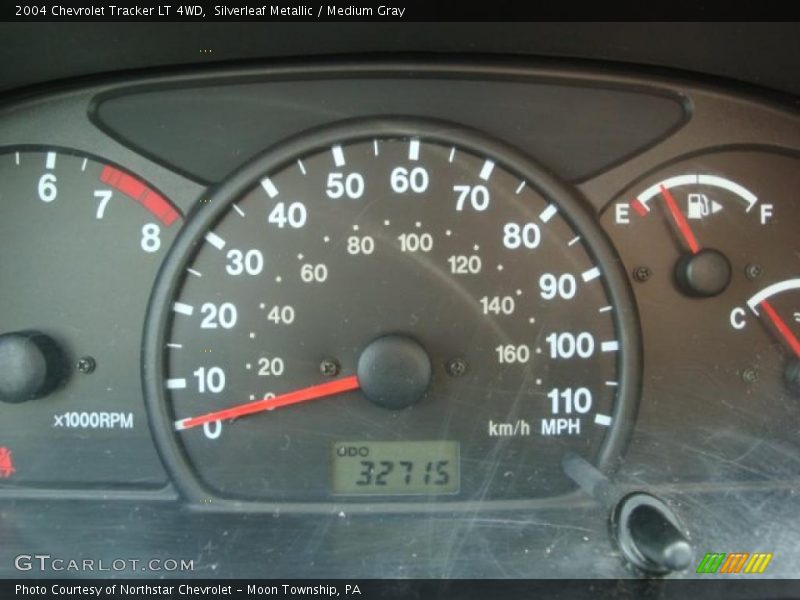 Silverleaf Metallic / Medium Gray 2004 Chevrolet Tracker LT 4WD