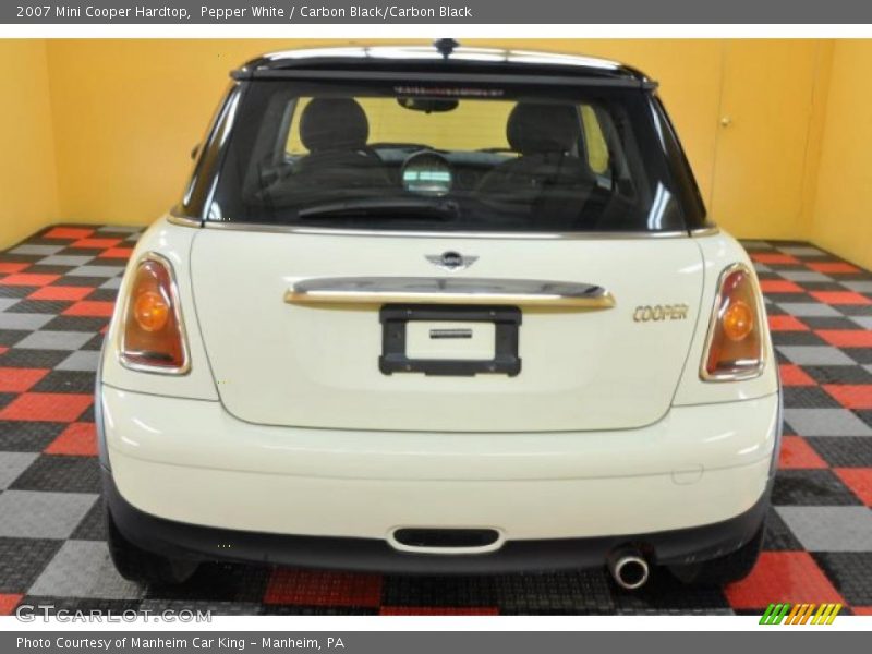 Pepper White / Carbon Black/Carbon Black 2007 Mini Cooper Hardtop