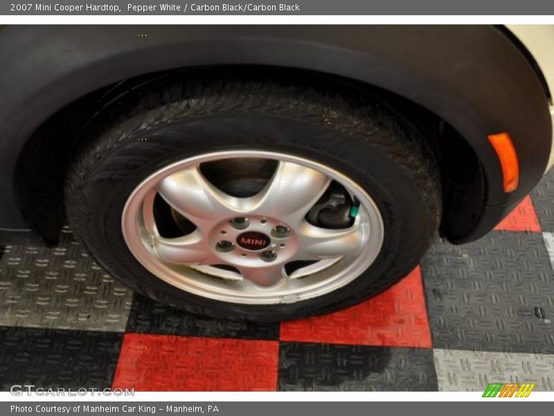 Pepper White / Carbon Black/Carbon Black 2007 Mini Cooper Hardtop