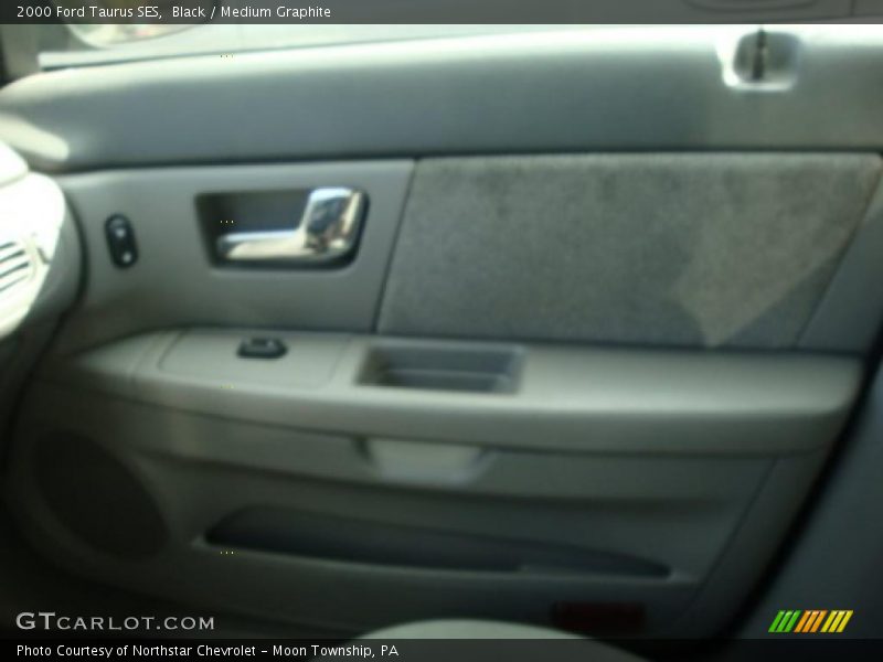 Black / Medium Graphite 2000 Ford Taurus SES