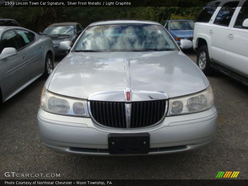 Silver Frost Metallic / Light Graphite 1999 Lincoln Town Car Signature