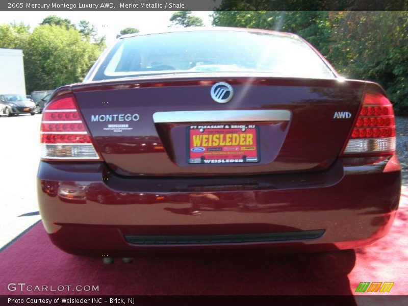 Merlot Metallic / Shale 2005 Mercury Montego Luxury AWD