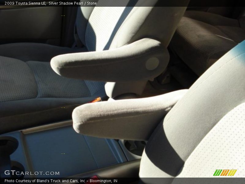 Silver Shadow Pearl / Stone 2009 Toyota Sienna LE