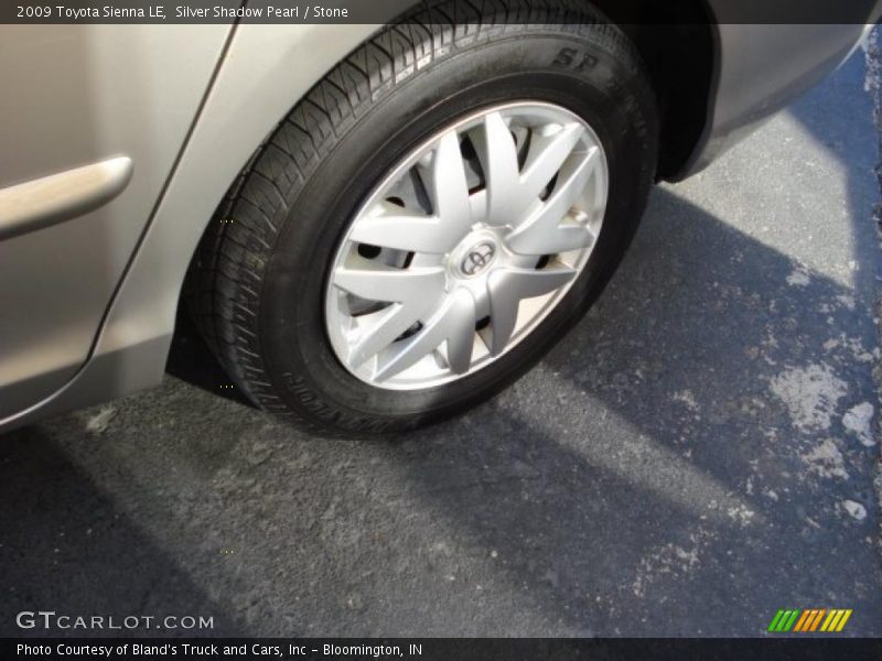 Silver Shadow Pearl / Stone 2009 Toyota Sienna LE