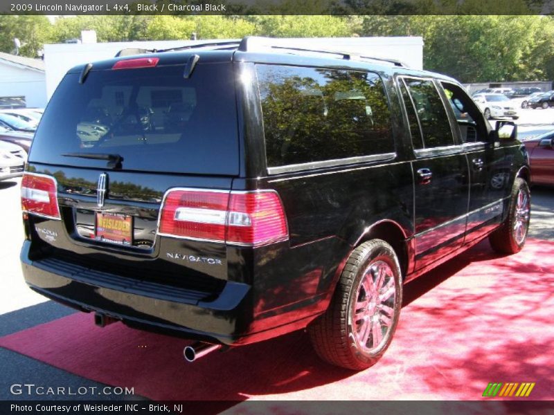 Black / Charcoal Black 2009 Lincoln Navigator L 4x4