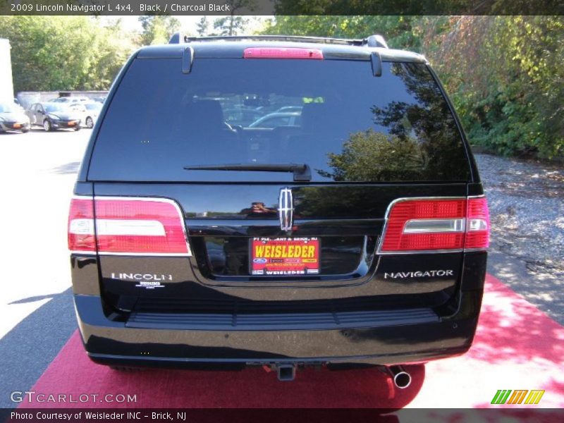 Black / Charcoal Black 2009 Lincoln Navigator L 4x4