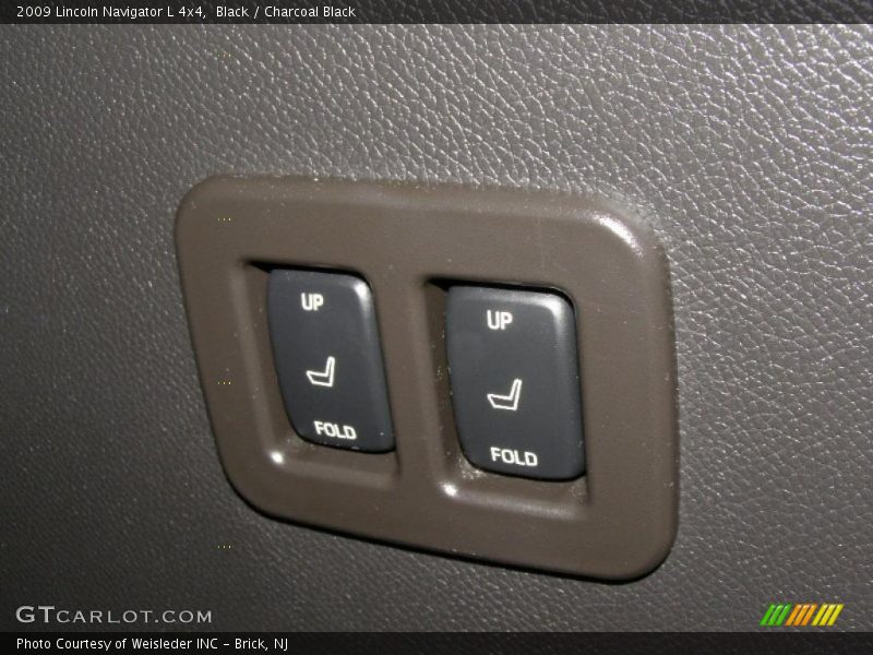 Black / Charcoal Black 2009 Lincoln Navigator L 4x4