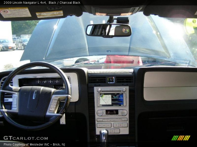 Black / Charcoal Black 2009 Lincoln Navigator L 4x4
