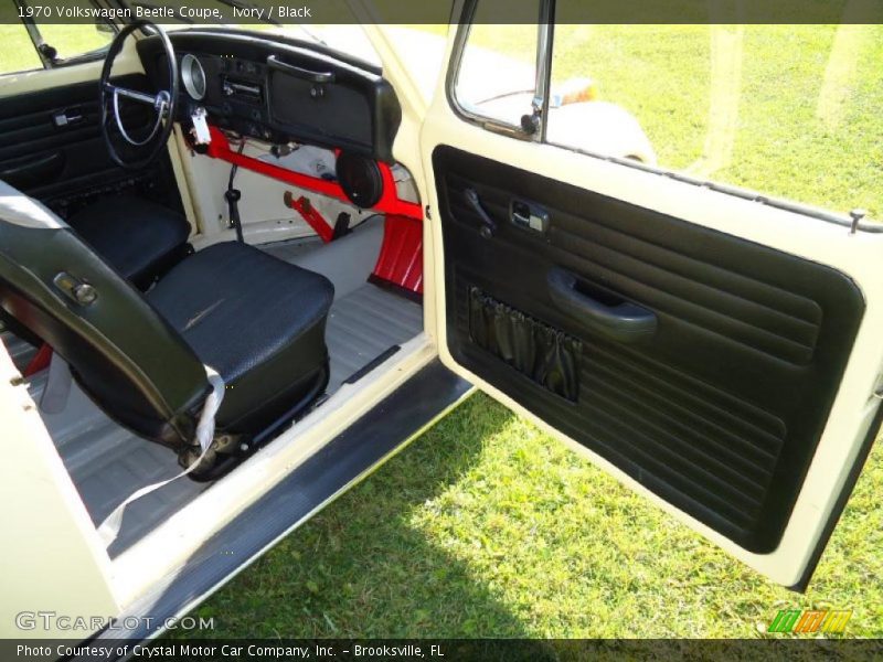 Ivory / Black 1970 Volkswagen Beetle Coupe