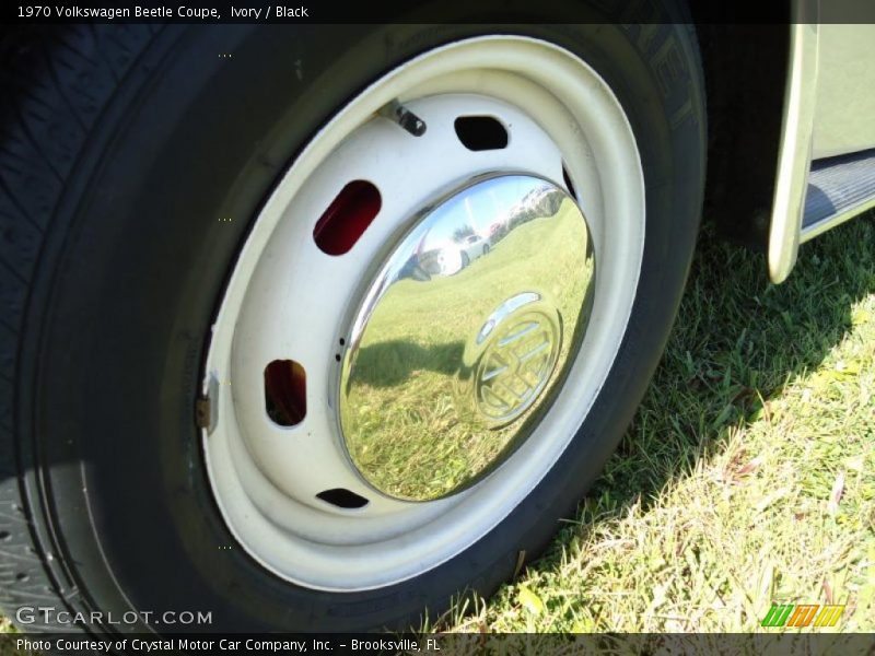 Ivory / Black 1970 Volkswagen Beetle Coupe