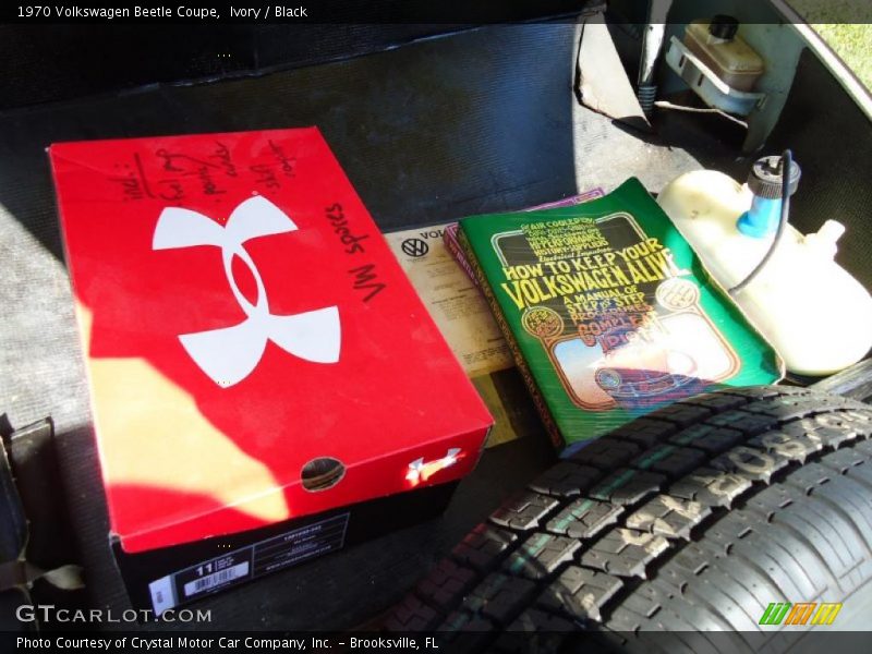 Ivory / Black 1970 Volkswagen Beetle Coupe