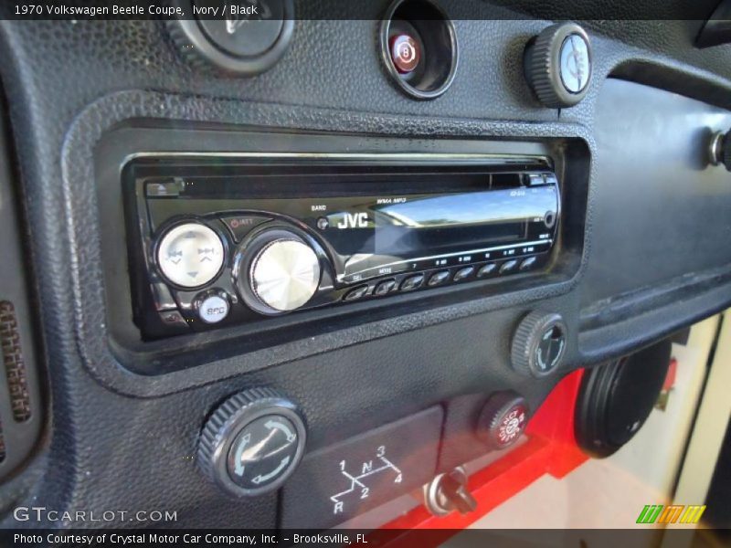 Ivory / Black 1970 Volkswagen Beetle Coupe