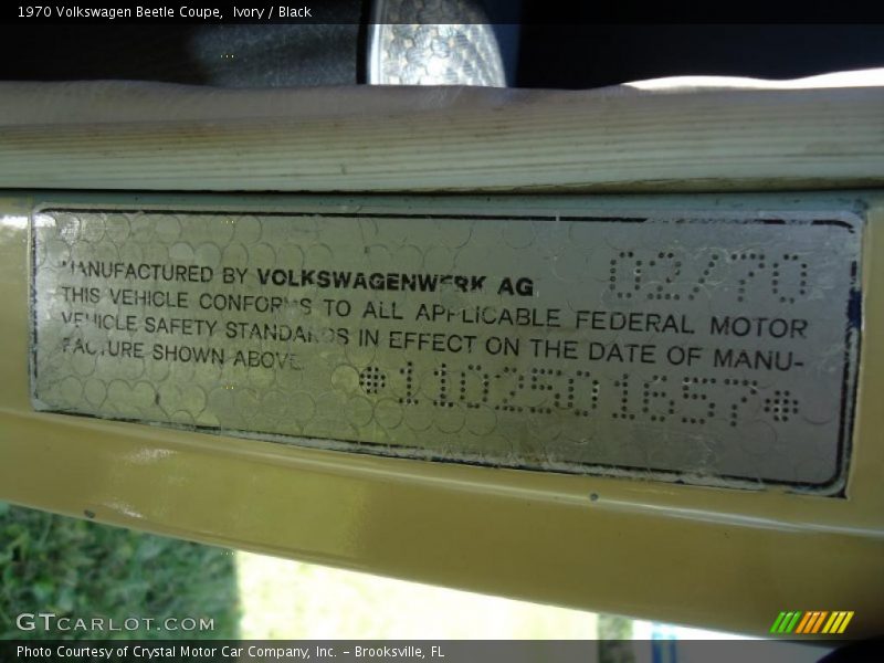 Ivory / Black 1970 Volkswagen Beetle Coupe