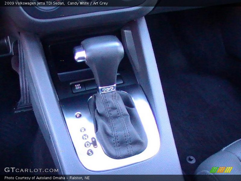 Candy White / Art Grey 2009 Volkswagen Jetta TDI Sedan