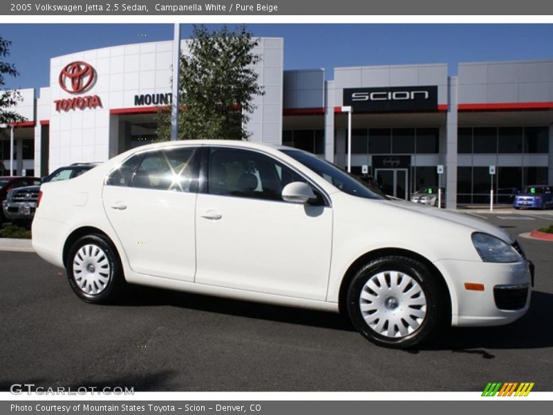 Campanella White / Pure Beige 2005 Volkswagen Jetta 2.5 Sedan