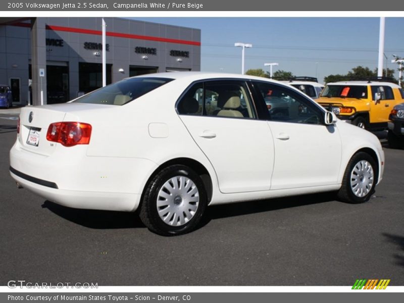 Campanella White / Pure Beige 2005 Volkswagen Jetta 2.5 Sedan