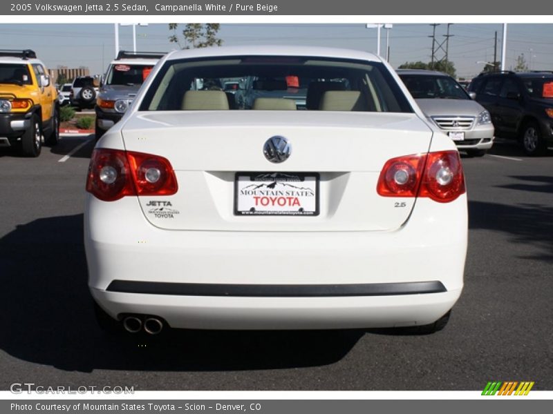 Campanella White / Pure Beige 2005 Volkswagen Jetta 2.5 Sedan