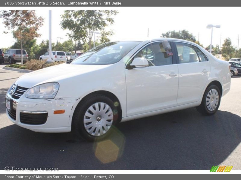 Campanella White / Pure Beige 2005 Volkswagen Jetta 2.5 Sedan