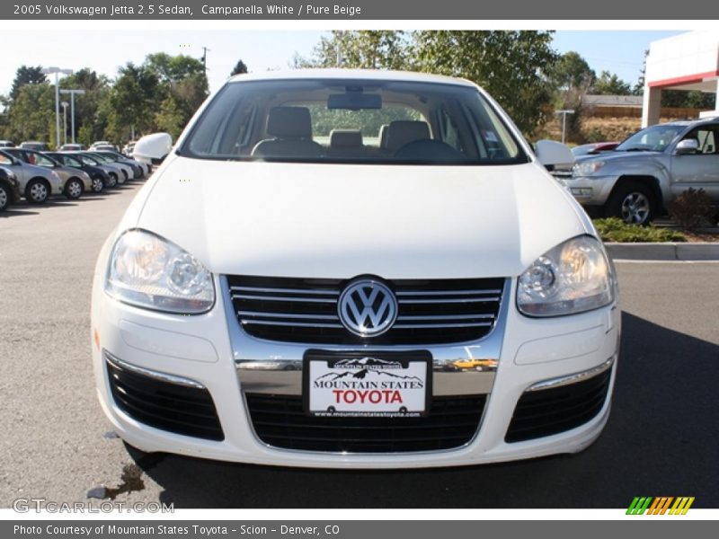 Campanella White / Pure Beige 2005 Volkswagen Jetta 2.5 Sedan