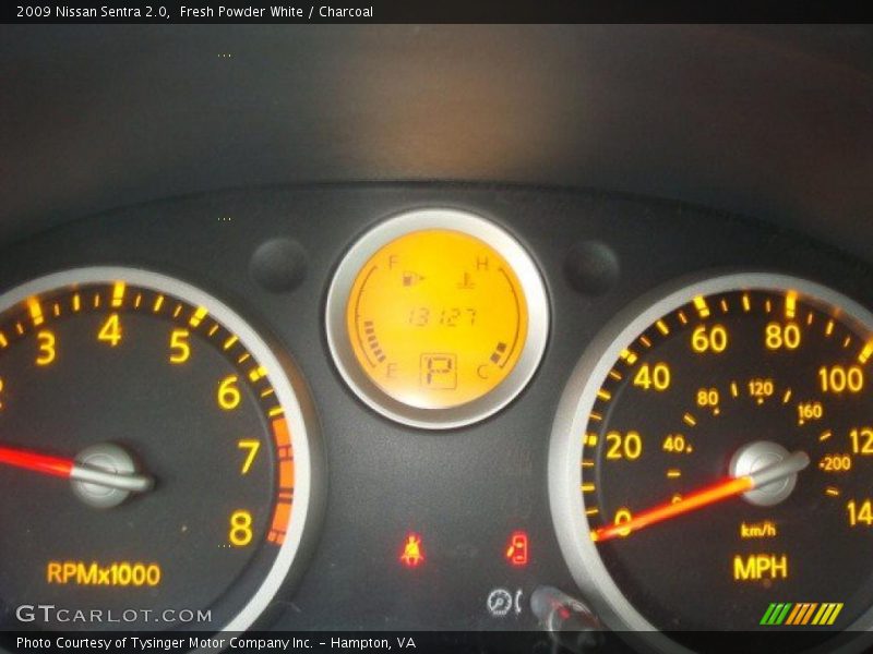 Fresh Powder White / Charcoal 2009 Nissan Sentra 2.0