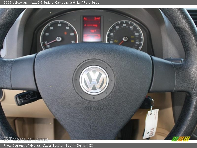 Campanella White / Pure Beige 2005 Volkswagen Jetta 2.5 Sedan