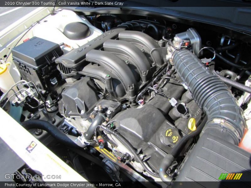 Cool Vanilla White / Dark Slate Gray 2010 Chrysler 300 Touring