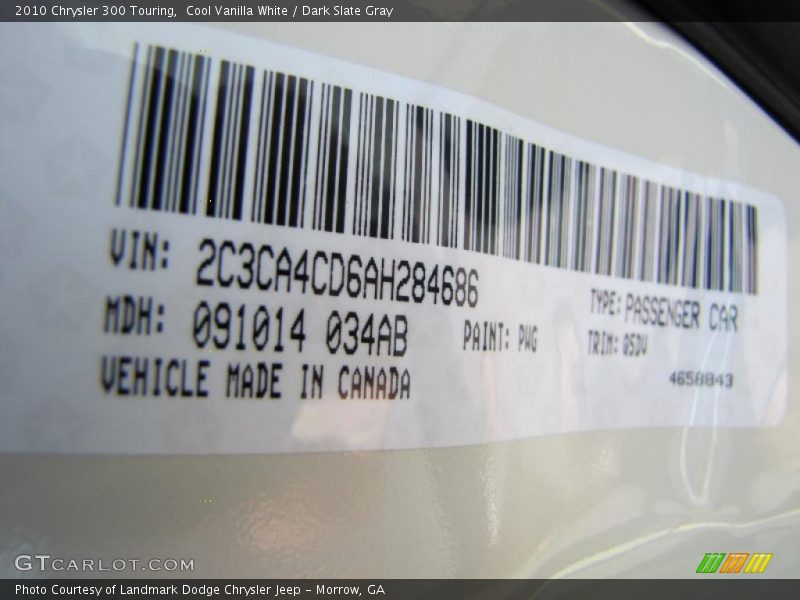Cool Vanilla White / Dark Slate Gray 2010 Chrysler 300 Touring