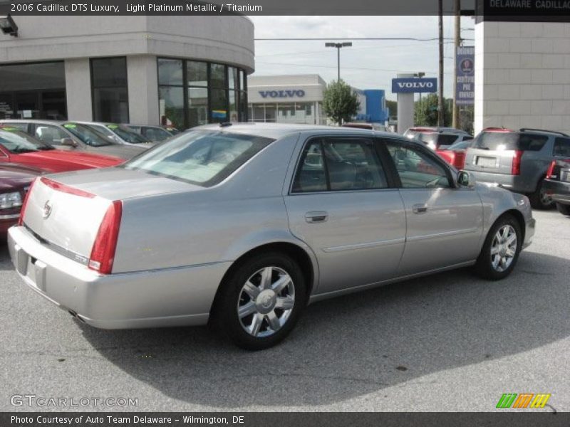 Light Platinum Metallic / Titanium 2006 Cadillac DTS Luxury