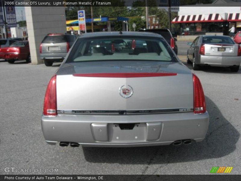 Light Platinum Metallic / Titanium 2006 Cadillac DTS Luxury