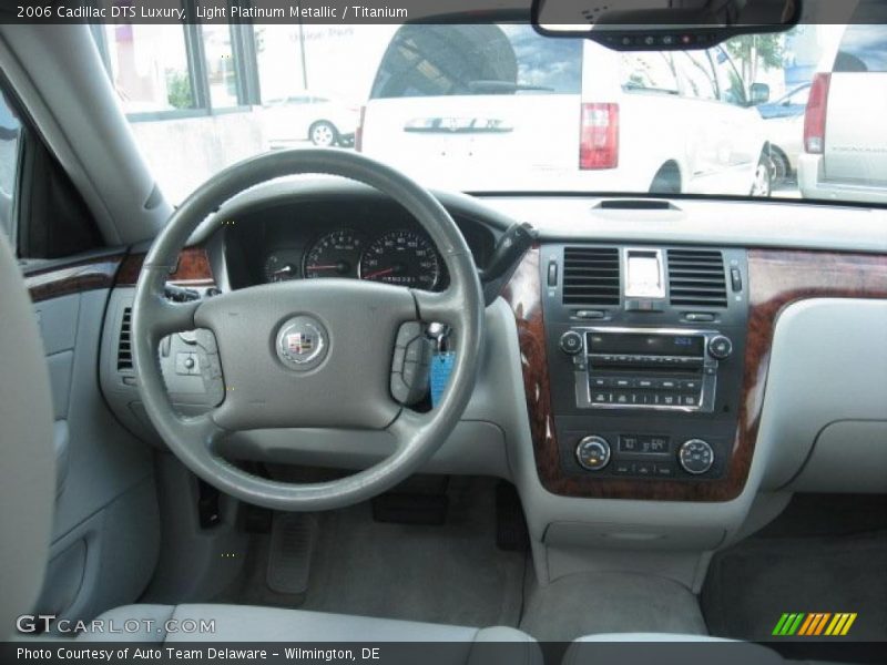 Light Platinum Metallic / Titanium 2006 Cadillac DTS Luxury