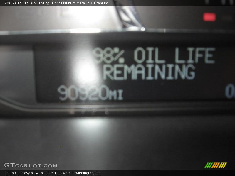 Light Platinum Metallic / Titanium 2006 Cadillac DTS Luxury