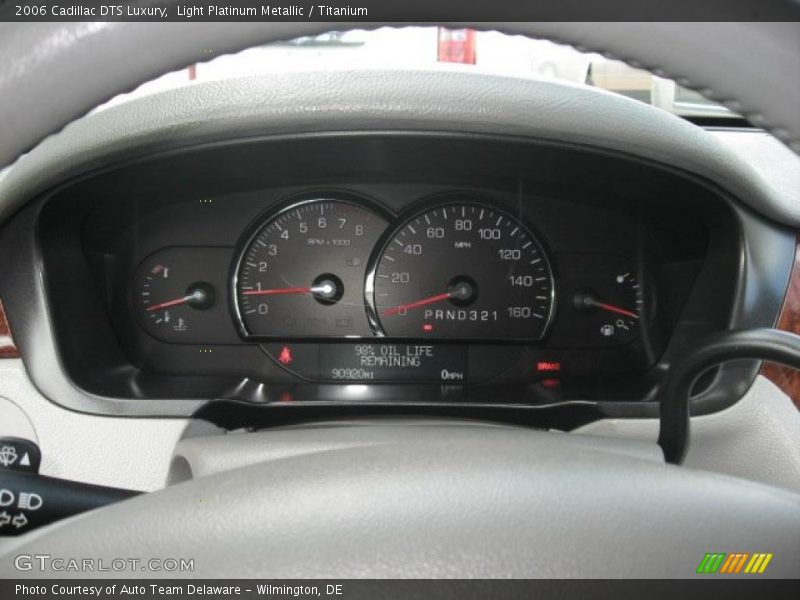 Light Platinum Metallic / Titanium 2006 Cadillac DTS Luxury