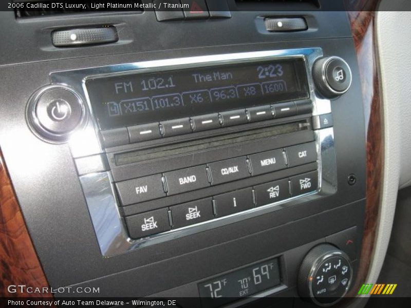 Light Platinum Metallic / Titanium 2006 Cadillac DTS Luxury