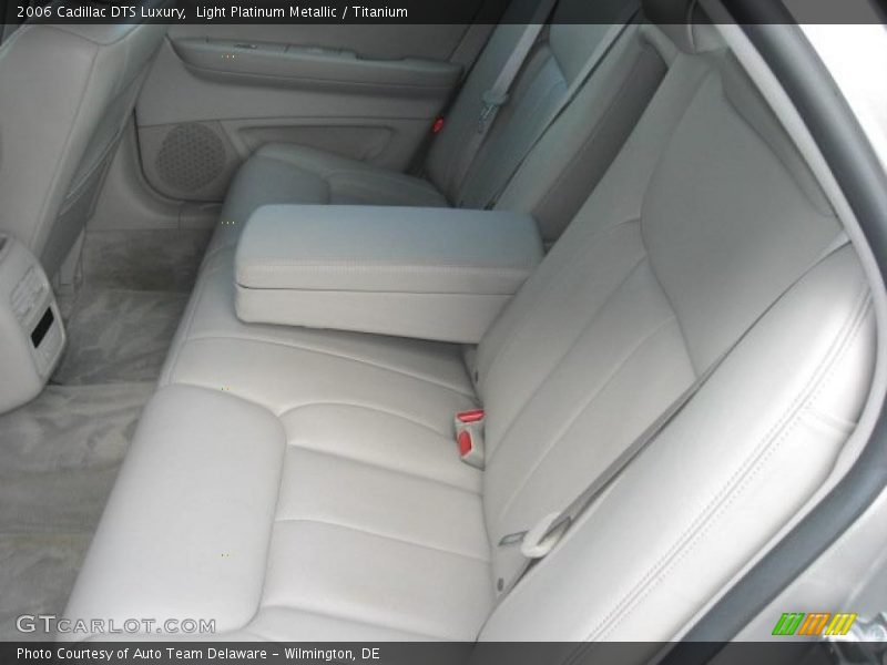 Light Platinum Metallic / Titanium 2006 Cadillac DTS Luxury