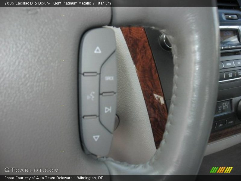 Light Platinum Metallic / Titanium 2006 Cadillac DTS Luxury