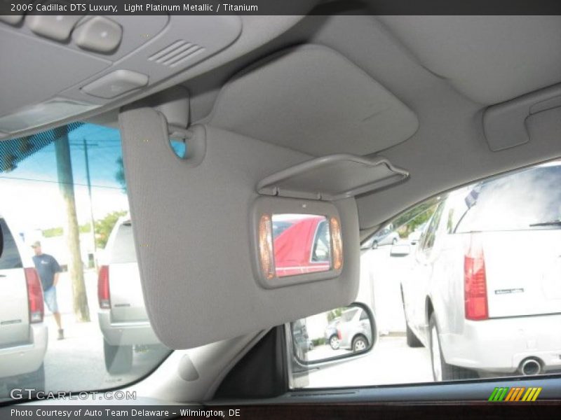 Light Platinum Metallic / Titanium 2006 Cadillac DTS Luxury
